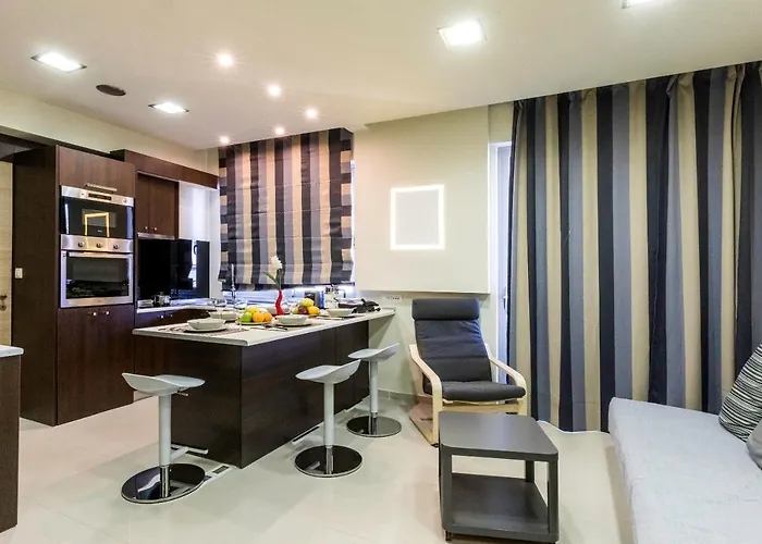 Rhodes Central Suite